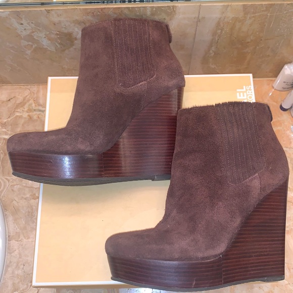 Michael Kors wedge booties in suede - Picture 3 of 8